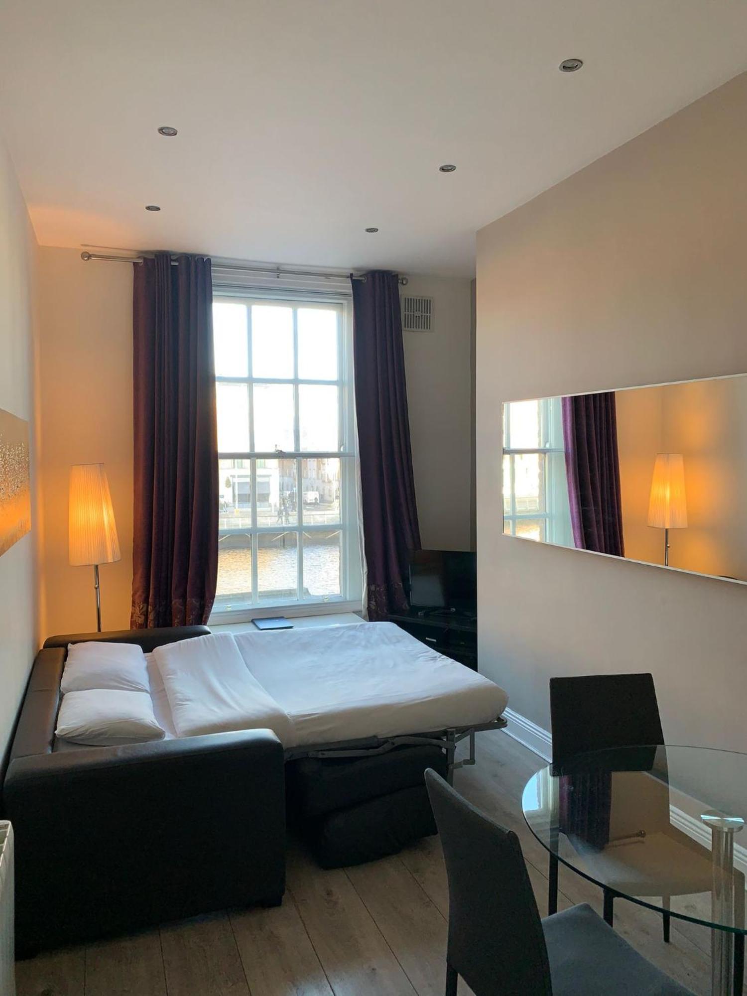 Temple Bar Essex Street Apartments Dublín Exterior foto